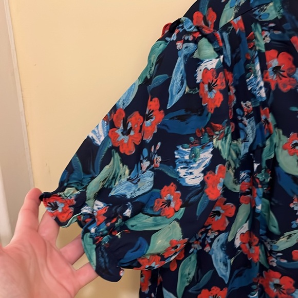 Zac & Rachel blouse, flower design, women’s size XL - Picture 2 of 6